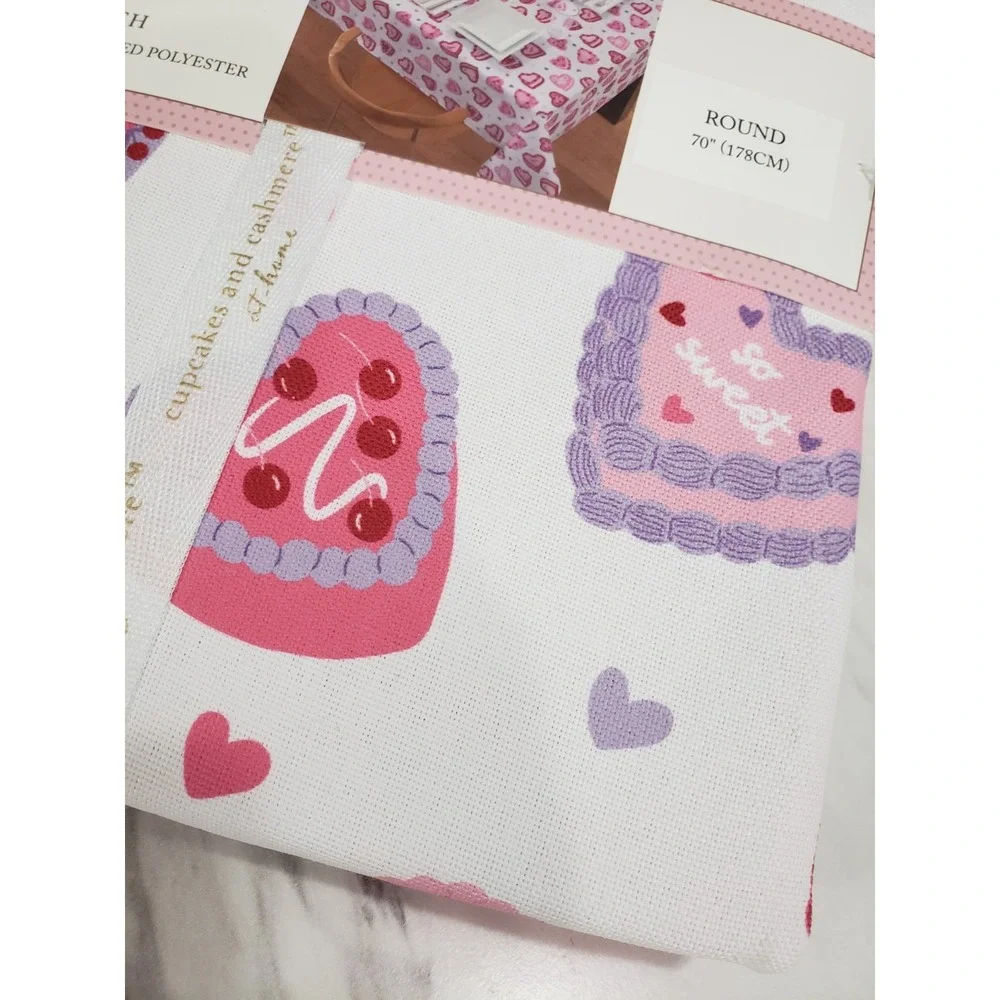 Cupcakes & Cashmere Valentine Hearts Tablecloth 70